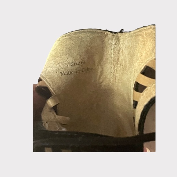 Dolce Vita Black Linsey Suede Wedge Sandals Size 6.5 - Picture 7 of 7